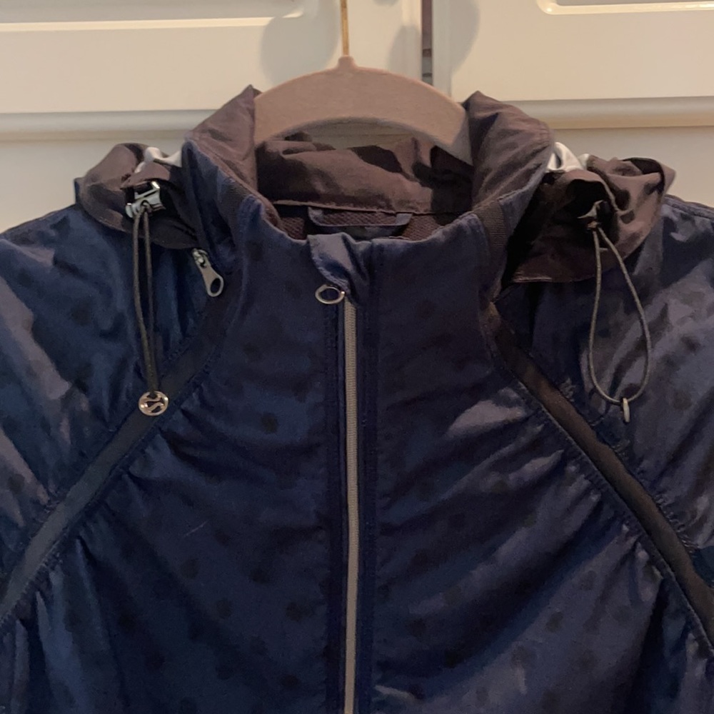 Lululemon Gather and Sprint Jacket - Picture 10 of 15